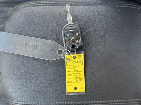Used 2013 Ford Taurus SEL FWD image 34