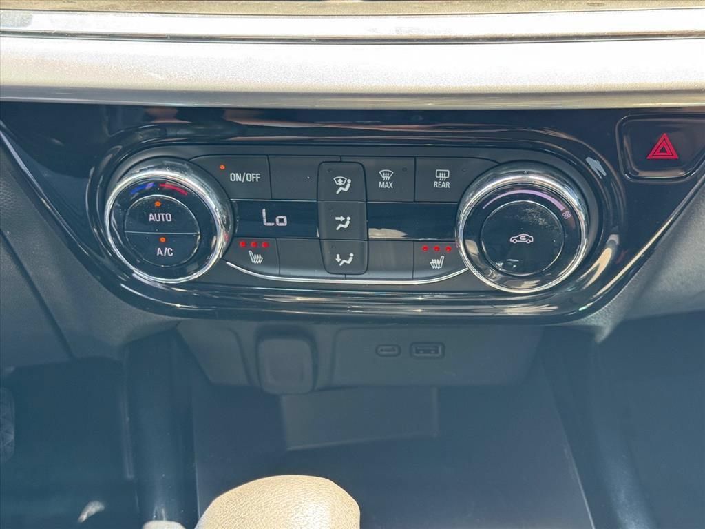Used 2025 Chevrolet Trax LT w/ Driver Confidence Package FWD image 20
