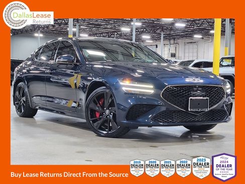 Used 2022 Genesis G70 3.3T image 1