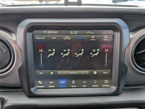 Used 2021 Jeep Gladiator Willys image 23