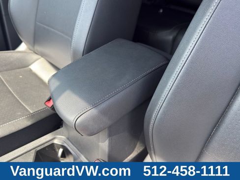 Used 2018 Volkswagen Tiguan SE FWD image 12