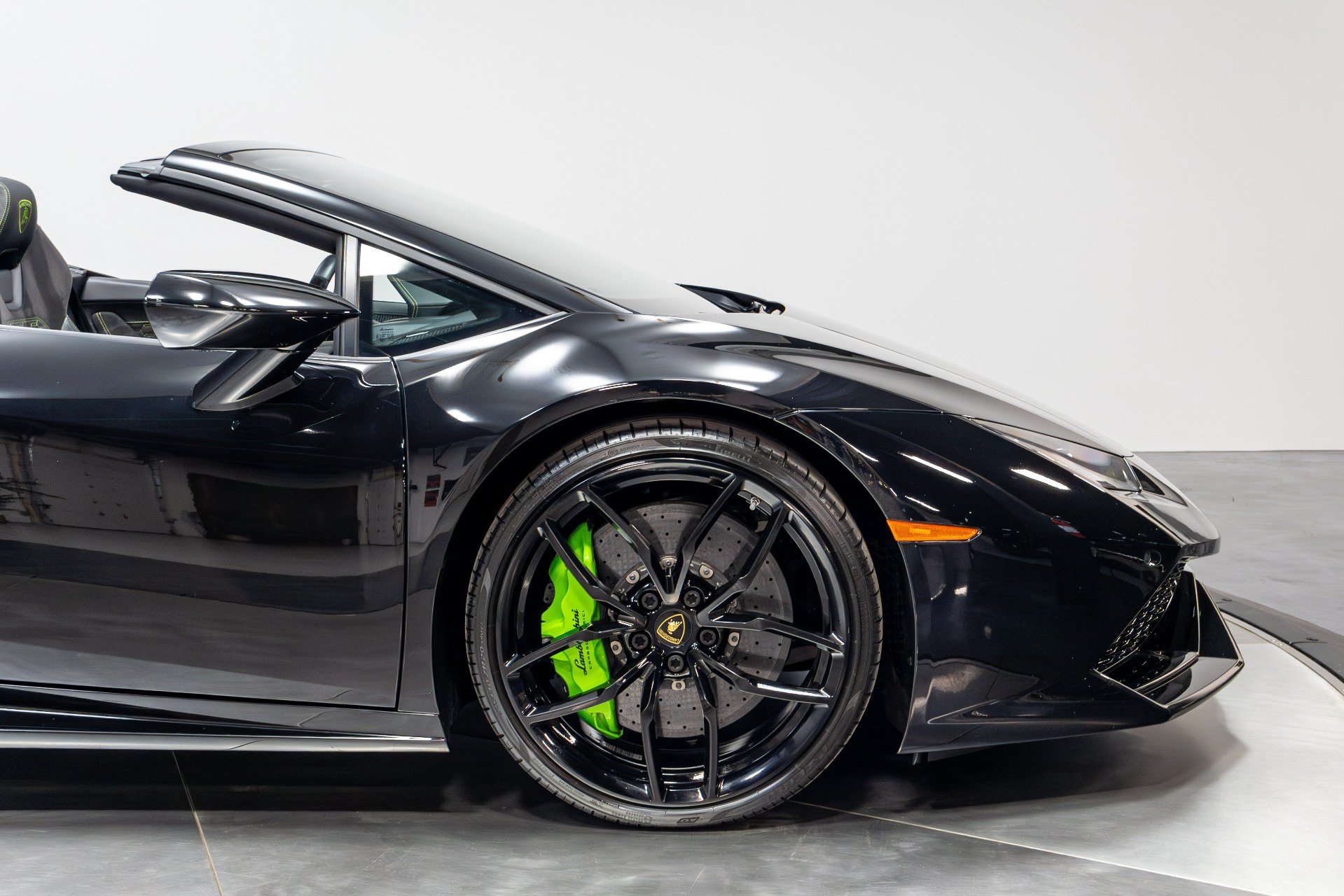 Used 2017 Lamborghini Huracan LP 610-4 AWD/4WD image 23