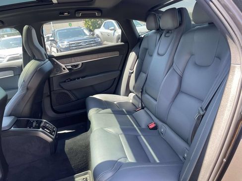 Used 2023 Volvo S90 B6 Ultimate w/ Lounge Package AWD/4WD image 4