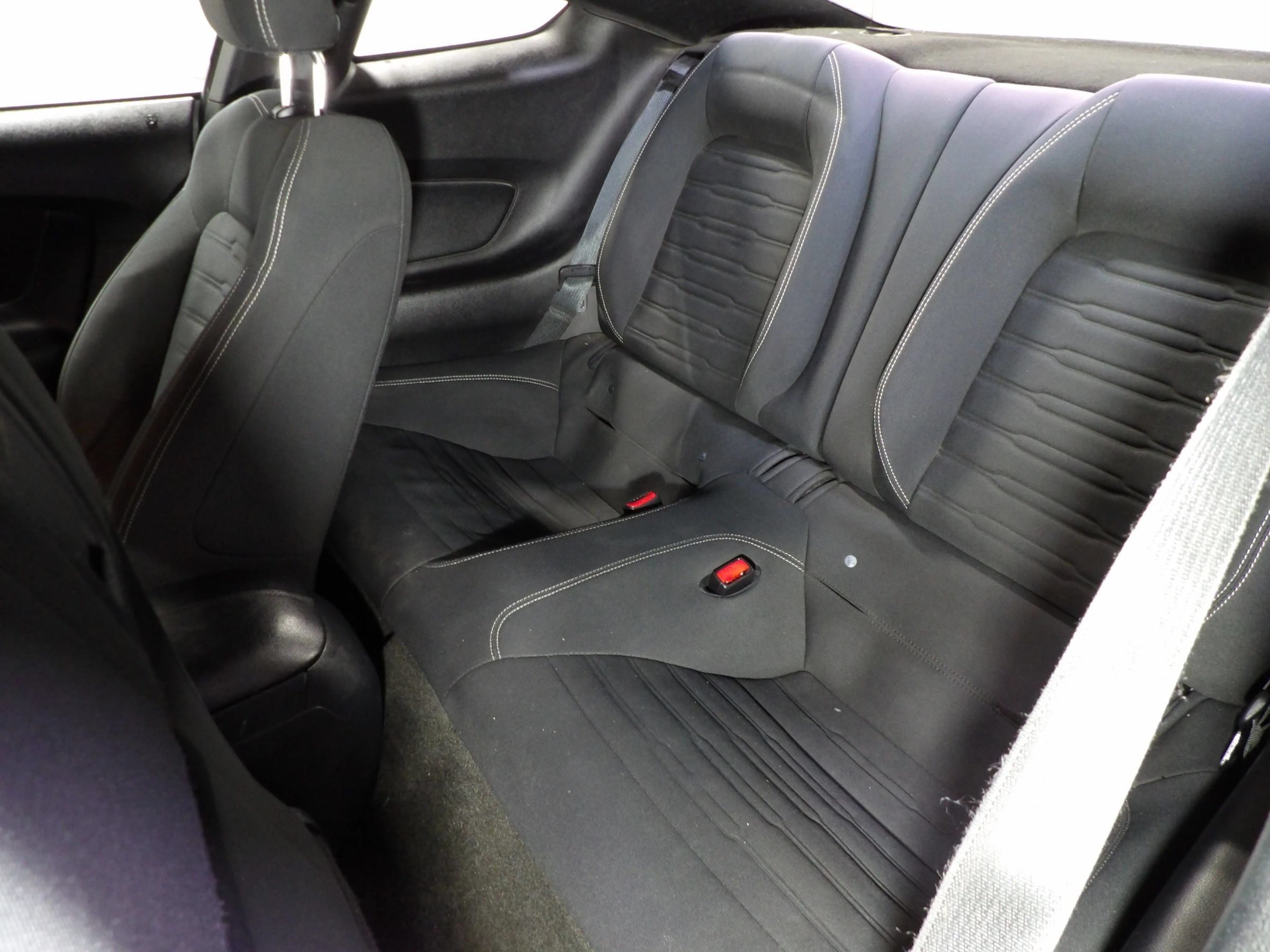Used 2015 Ford Mustang Coupe RWD image 9