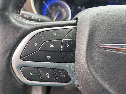 Used 2019 Chrysler Pacifica Touring-L image 20