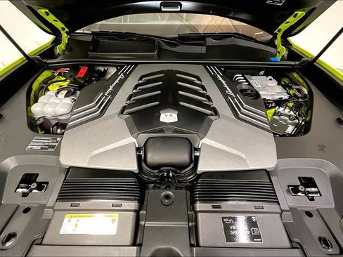 Used 2024 Lamborghini Urus S AWD/4WD image 15