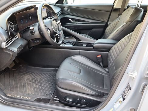 Used 2021 Hyundai Elantra Limited FWD image 15