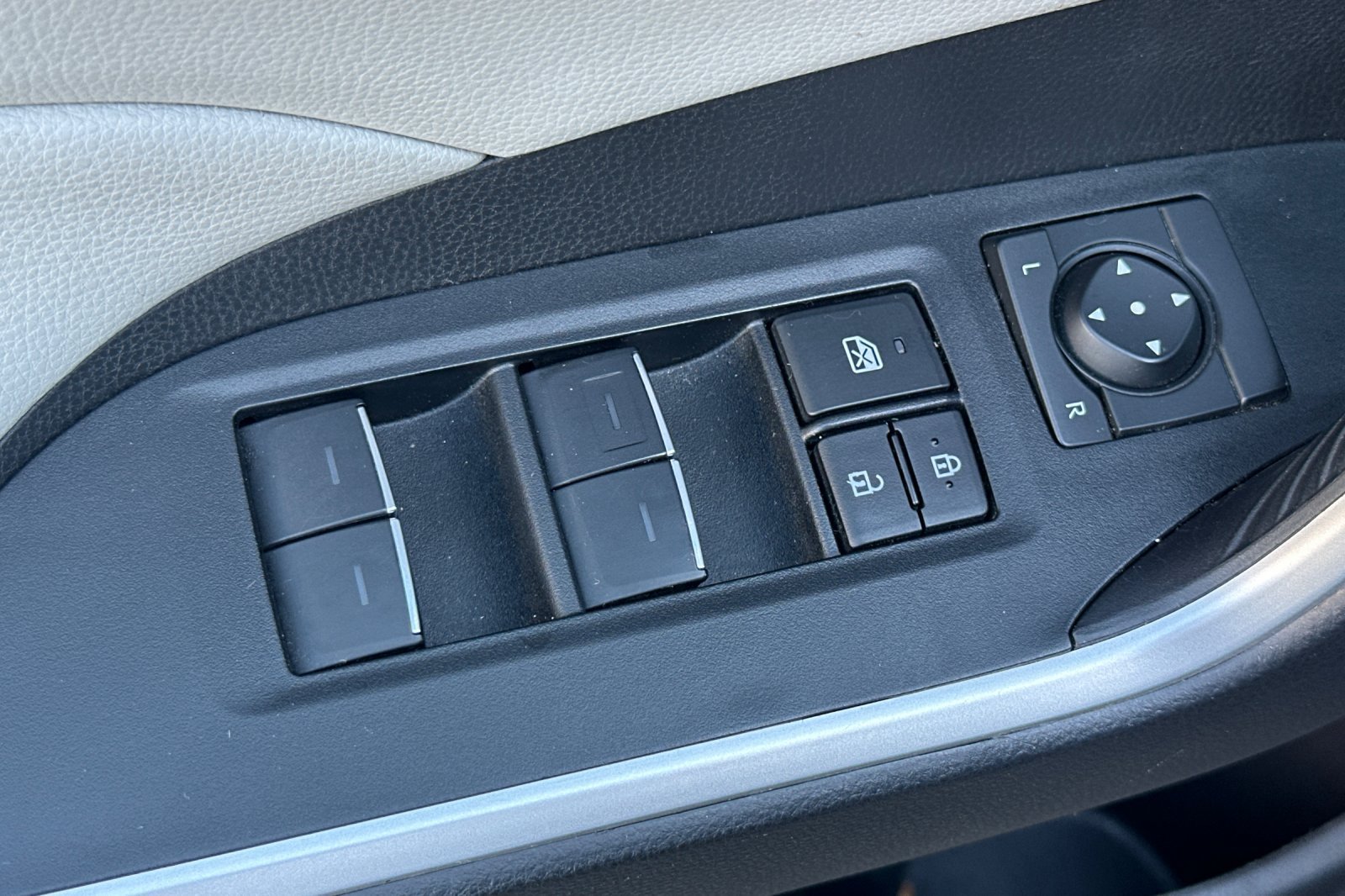 Certified 2024 Toyota RAV4 XLE w/ Convenience Package FWD image 13