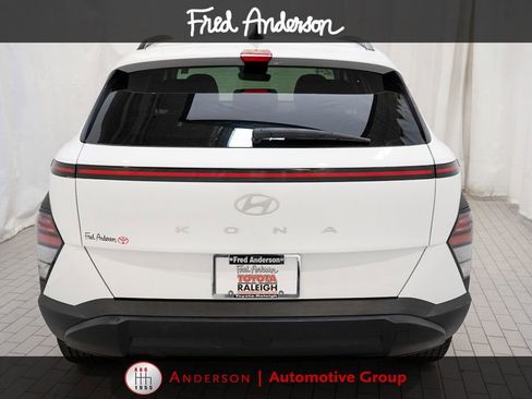 Used 2024 Hyundai Kona SEL AWD/4WD image 4