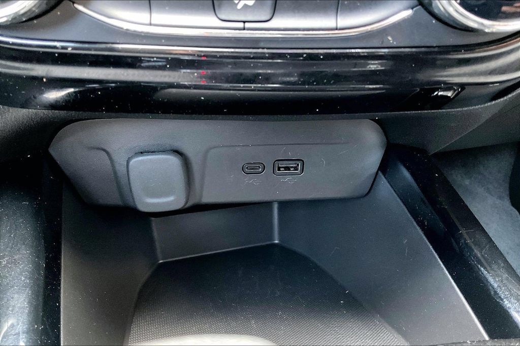 Used 2024 Chevrolet Trax LT FWD image 33