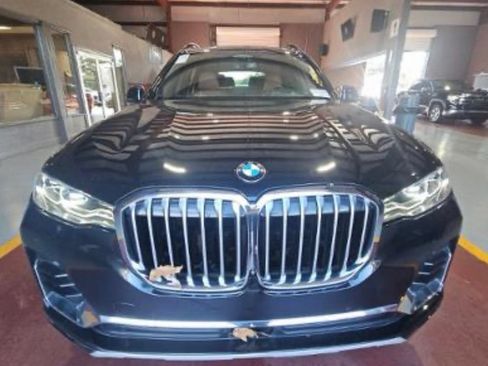 Used 2022 BMW X7 xDrive40i w/ Executive Package AWD/4WD image 3
