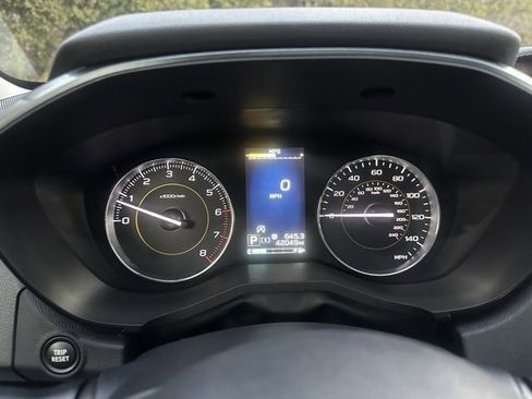 Used 2022 Subaru Crosstrek 2.5i Sport w/ Moonroof Package image 17