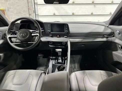 Used 2023 Hyundai Elantra SEL FWD image 17