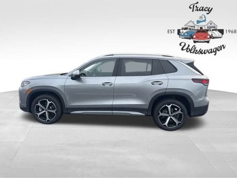 New 2025 Volkswagen Tiguan SE image 5