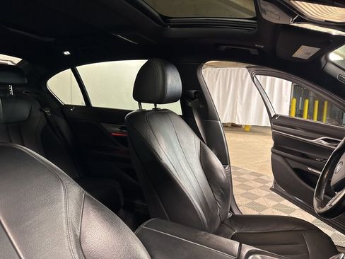 Used 2017 BMW 740e xDrive image 10