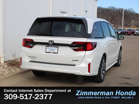 New 2026 Honda Odyssey Touring image 2