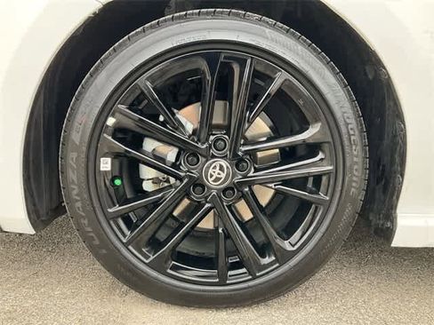 Used 2025 Toyota Camry SE image 12