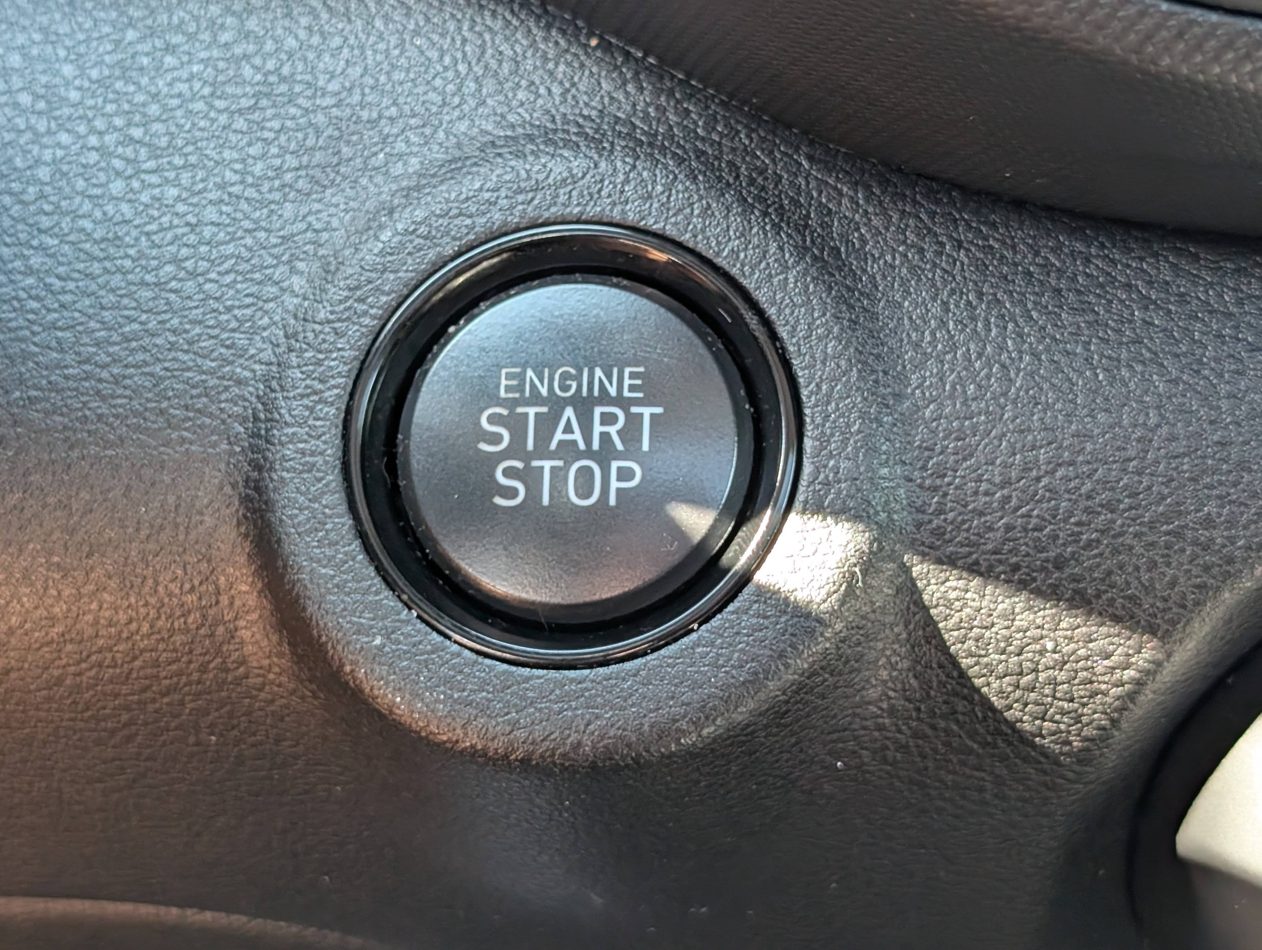 Used 2024 Hyundai Venue SEL FWD image 25