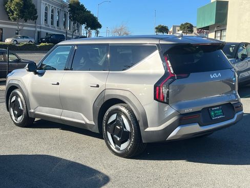 Used 2024 Kia EV9 Light Long Range image 8