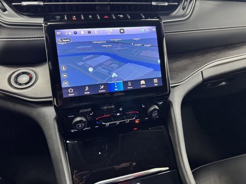 Used 2022 Jeep Grand Cherokee L Limited image 27