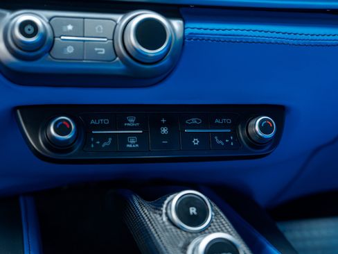Used 2019 Ferrari Portofino RWD image 58