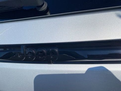 New 2025 Jeep Grand Cherokee Limited image 43