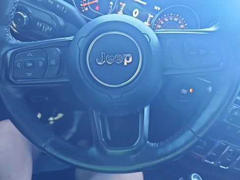 Used 2022 Jeep Wrangler Unlimited Sport AWD/4WD image 32