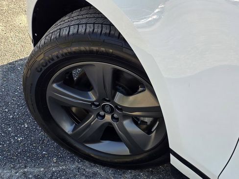 Used 2025 Land Rover Range Rover Velar Dynamic SE image 38