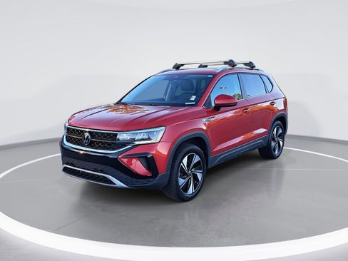 Used 2024 Volkswagen Taos SE image 7