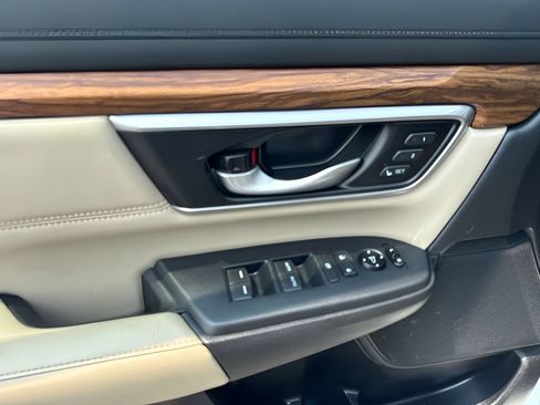 Used 2020 Honda CR-V Touring image 18
