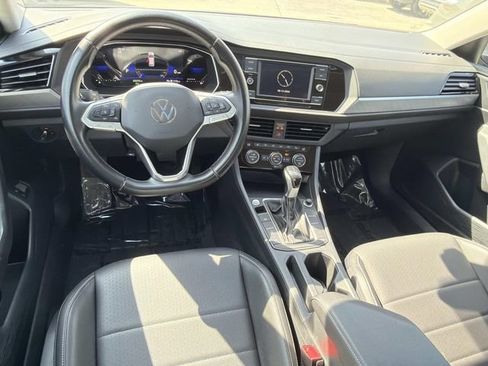 Used 2023 Volkswagen Jetta SE w/ Panoramic Sunroof Package FWD image 8