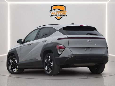 Used 2024 Hyundai Kona SEL FWD image 3