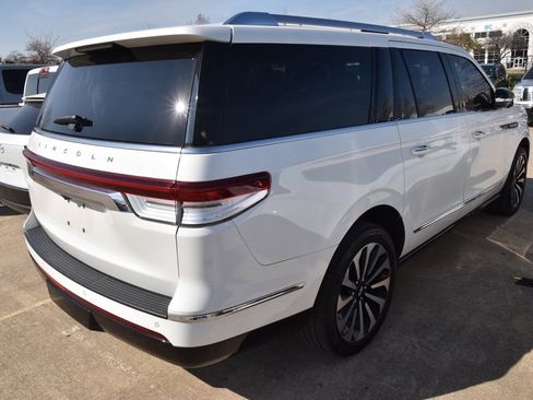 Used 2023 Lincoln Navigator L Reserve image 5