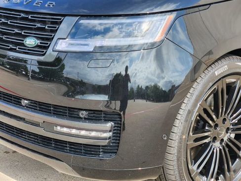 New 2026 Land Rover Range Rover Long Wheelbase SE image 5