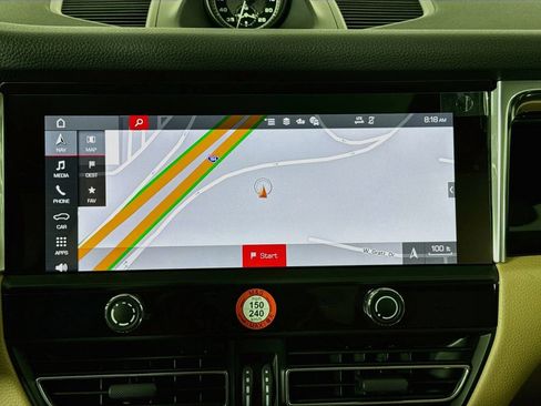 Certified 2026 Porsche Macan AWD/4WD image 13