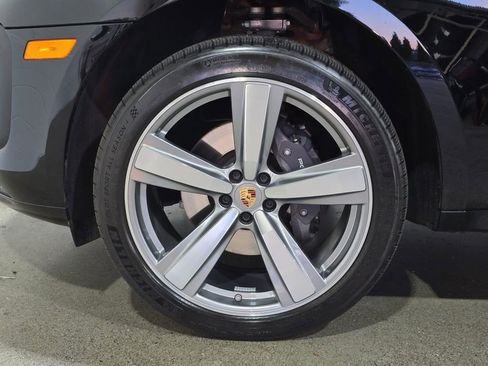 Used 2024 Porsche Macan image 8