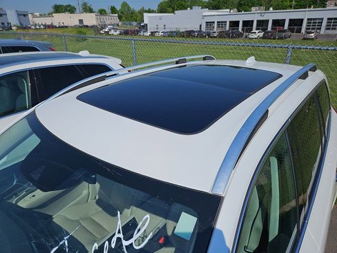 Used 2019 Volvo XC90 T6 Momentum AWD/4WD image 5