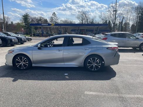 Used 2020 Toyota Camry SE image 8