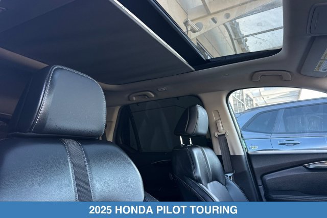 Certified 2025 Honda Pilot Touring image 20