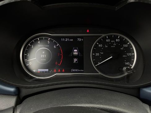 Used 2025 Nissan Versa SV FWD image 33