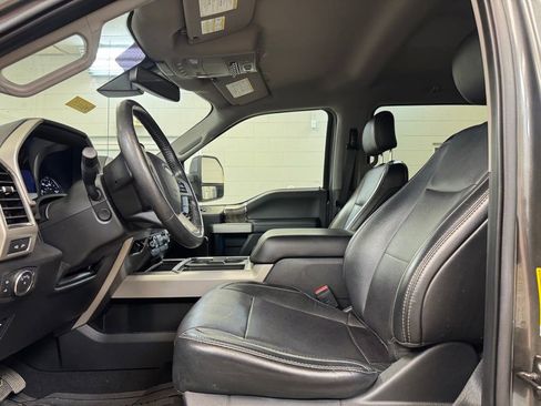 Used 2019 Ford F250 Lariat w/ Lariat Ultimate Package AWD/4WD image 13