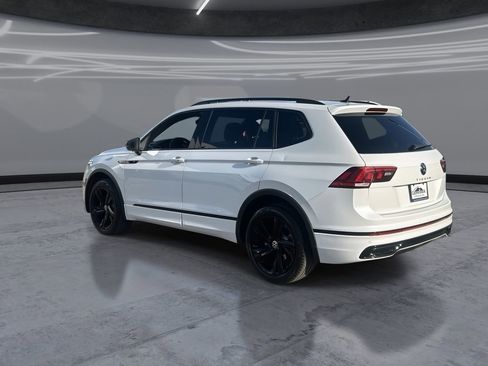 Certified 2024 Volkswagen Tiguan SE R-Line FWD image 4