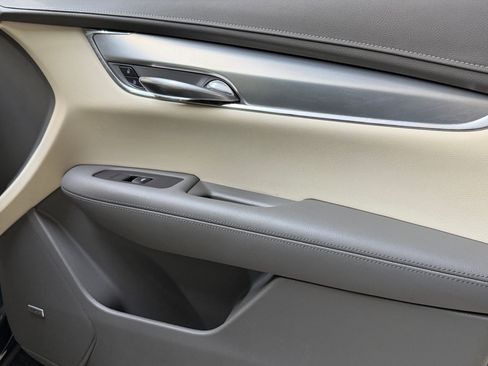 Used 2020 Cadillac XT5 Premium Luxury FWD image 47