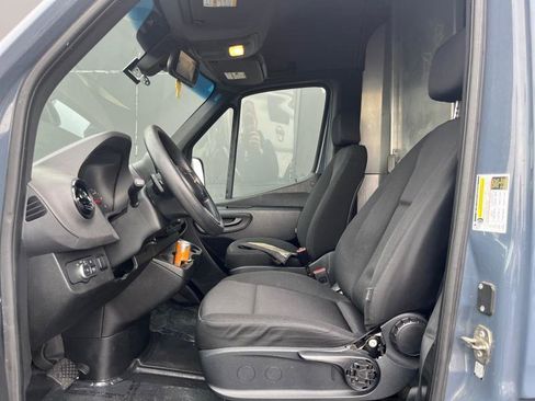 Used 2019 Mercedes-Benz Sprinter 170 image 11