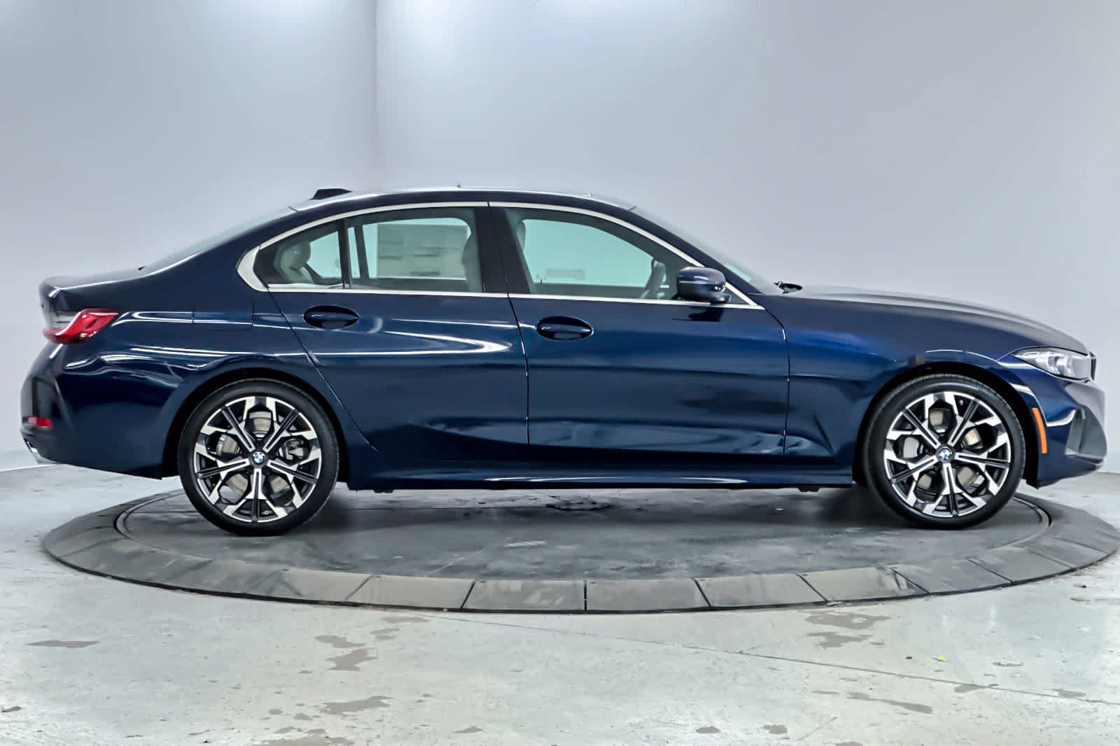 Used 2026 BMW 330i Sedan w/ Premium Package RWD image 8