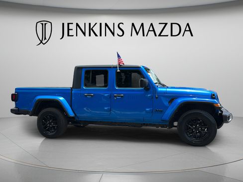 Used 2023 Jeep Gladiator Sport AWD/4WD image 8