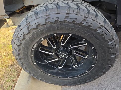 Used 2018 Jeep Wrangler Unlimited Sport w/ Connectivity Group image 5