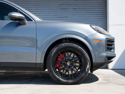 New 2026 Porsche Cayenne S AWD/4WD image 9