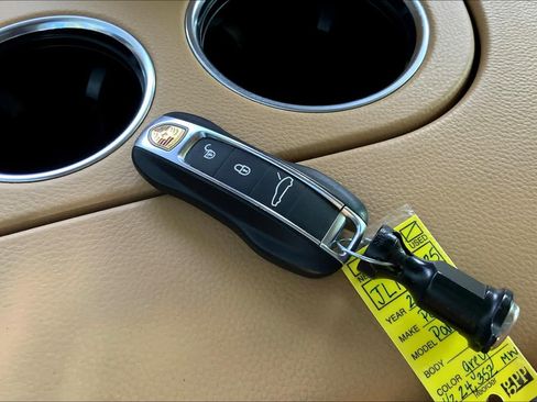 Used 2018 Porsche Panamera RWD image 15