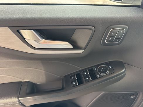 Certified 2024 Ford Escape Platinum w/ Premium Technology Package image 27